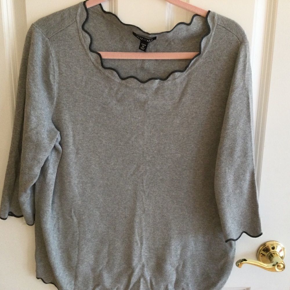 NWOT. Roz and Ali Women’s 2X Grey Sweater Knit Top